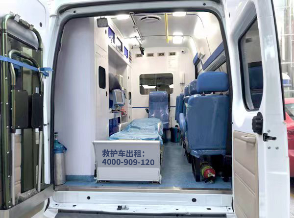 静安区救护车转运护送病人电话：选择小微，靠谱的可靠出院返乡救护。