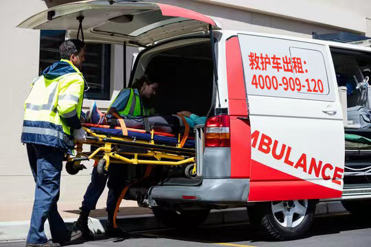 省钱养老本！救护车租用市区收费价位最实惠！