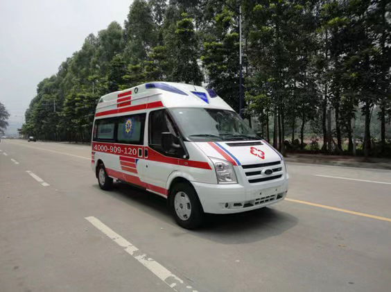 120救护车接送护送电话：出院接送安全有保障，选小微救护车。
