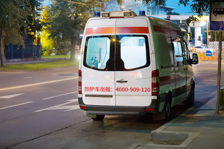 蹼泳活动福田救护车出租：关爱生命，从安全开始！