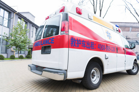 优质上海市靠谱的私营救护车公司：让成人转院无后顾之忧