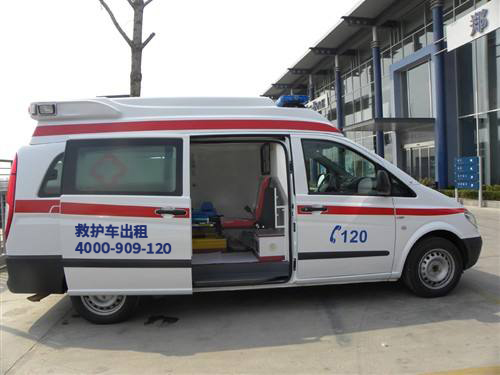 需求急救车双负压护送中心？看这份转诊病人家人全指南