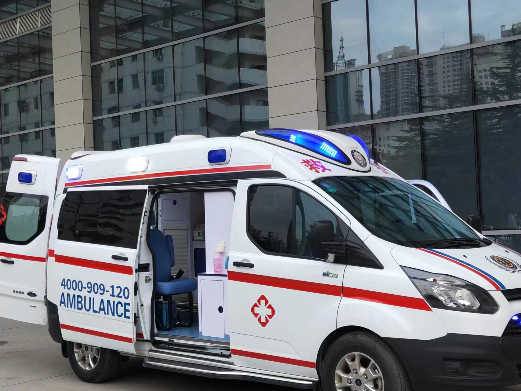 急需求私人救护车服务中心？看这份转诊陪护亲属全指南