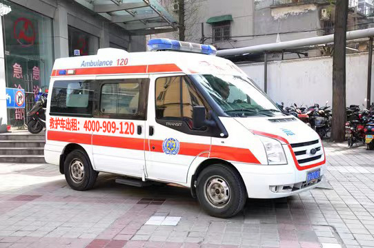 打折公社！医院120救护车出租价格全方位揭秘！